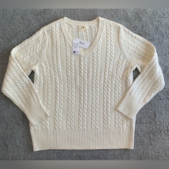 3/$30 STYLE & CO
V-Neck Silver Shine Cable-Knit Long-Sleeve Sweater XL NWT - Picture 5 of 11